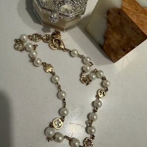 Classic Pearl and Gold-Tone Floral Necklace!!